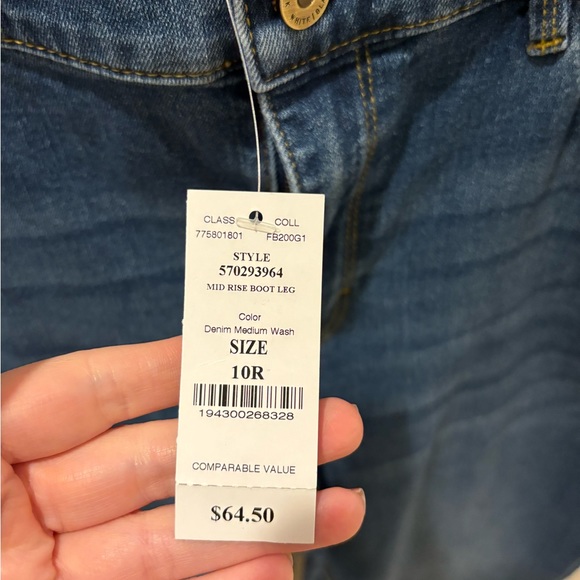 Brand new!  White House Black Market jeans - Picture 6 of 6